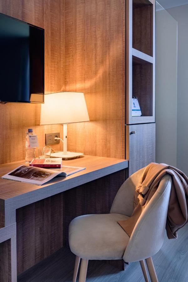 Best Western Hotel Des Barolles - Lyon Sud Brignais Kültér fotó